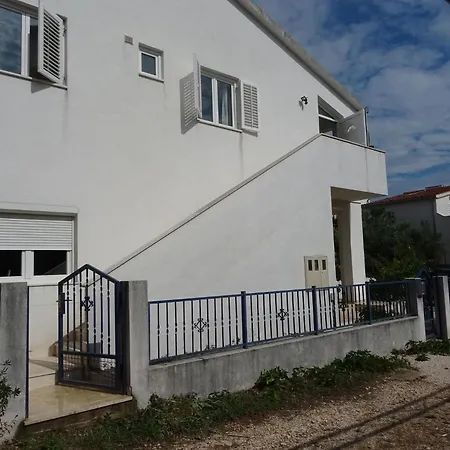 Zita - 50 M From Sea Rogoznica (Sibenik-Knin)