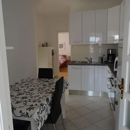 Apartment Zita - 50 M From Sea *